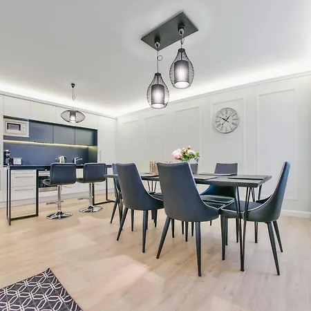 Centrum - Plaza, Sun & Snow דירה